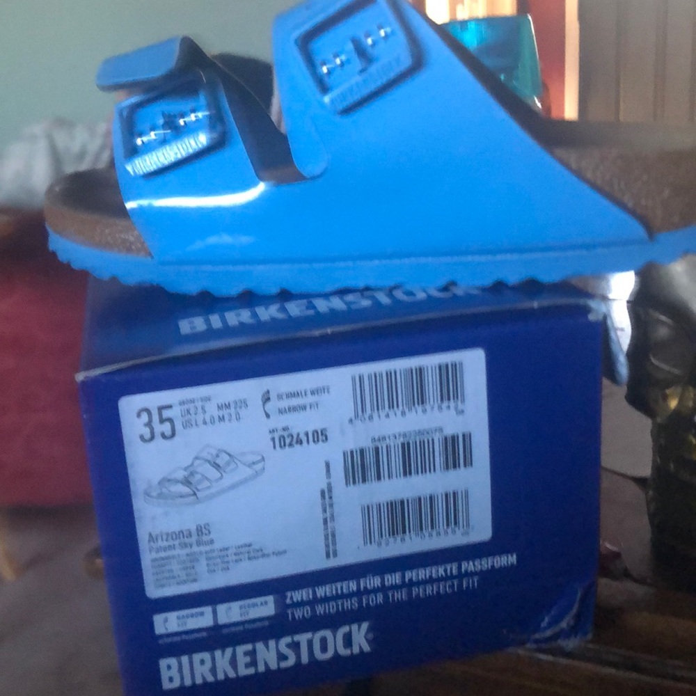 NEW IN BOX Birkenstock Arizona 35 rare Patent Sky Blue color never worn in box